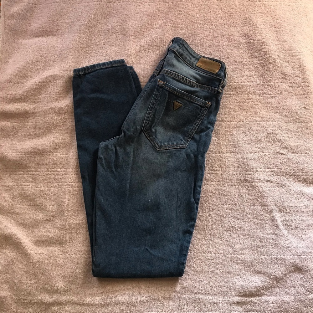 Light wash skinny jeans